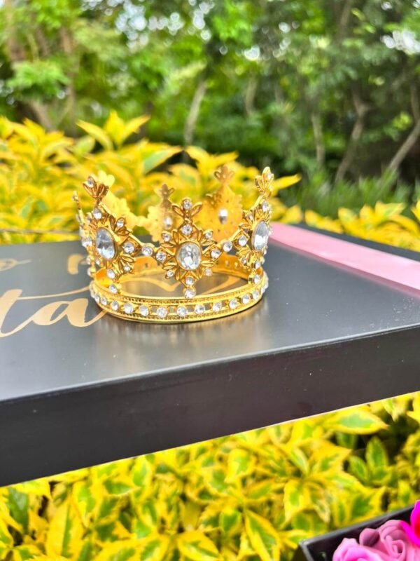 CROWN - Imagen 3