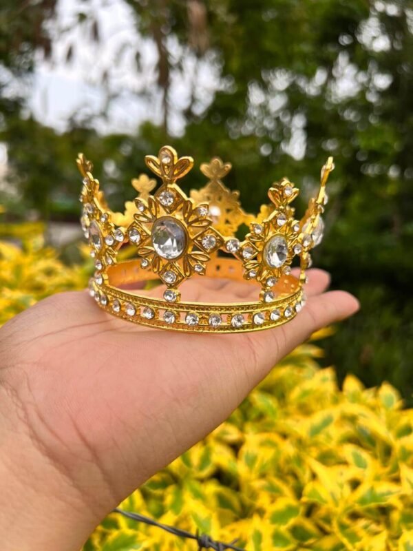 CROWN - Imagen 2