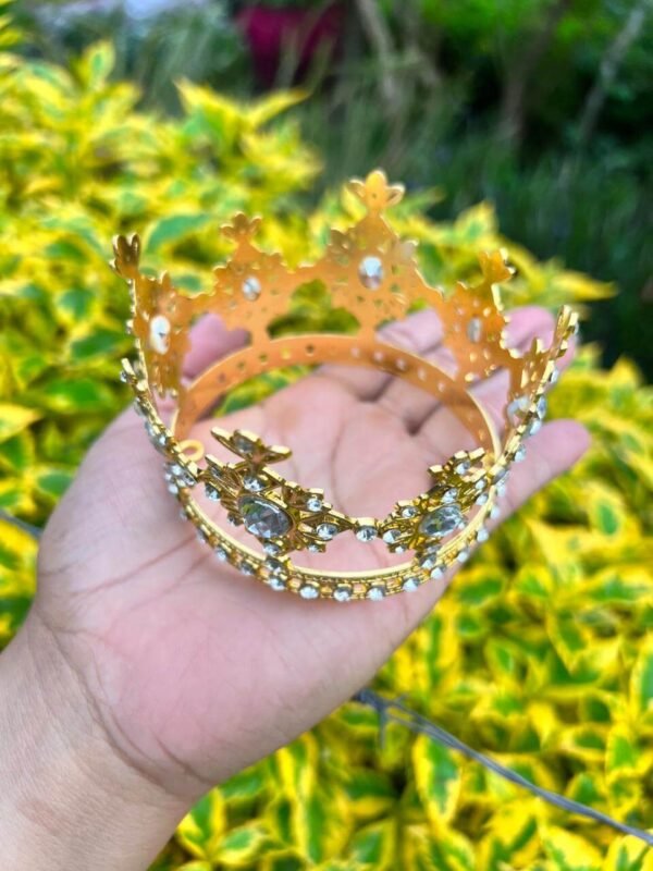 CROWN - Imagen 5
